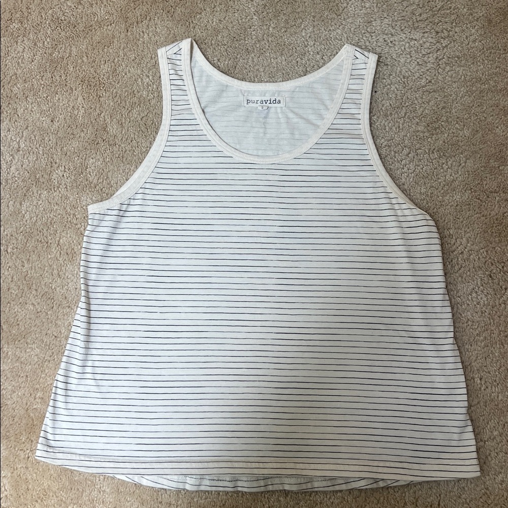 •PURA VIDA• tank top